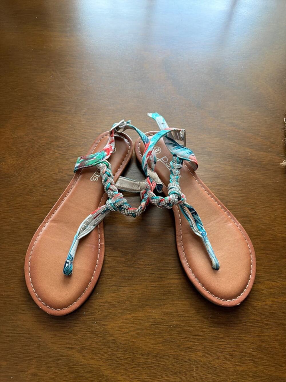 Palms, tropical, thong sandals with rhinestones and palm trees 4 EUC 309